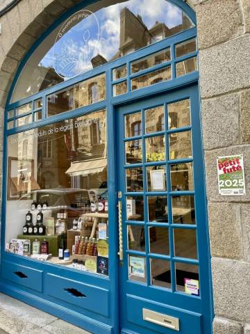 Devanture de l'picerie fine  fougres 